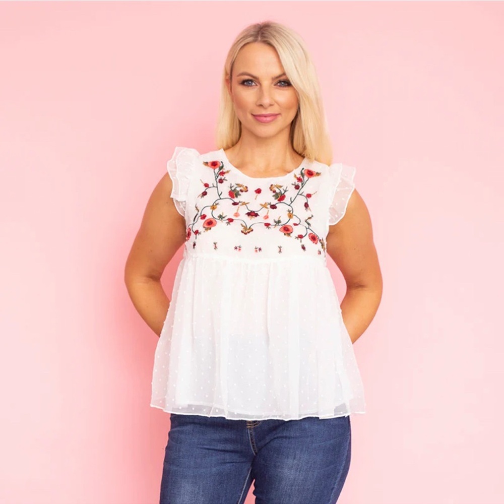 Embroidered Floral White Top, Size M .